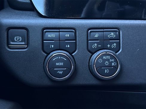 Certified 2024 Chevrolet Silverado 1500 LT Trail Boss w/ LT Trail Boss Premium Package image 32