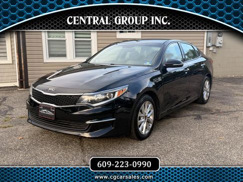 Used 2018 Kia Optima LX w/ 17" Alloy Wheels Package FWD image 1