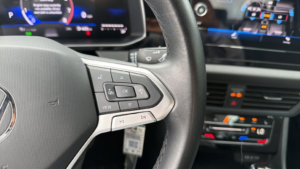 Certified 2025 Volkswagen Jetta Sport FWD image 23