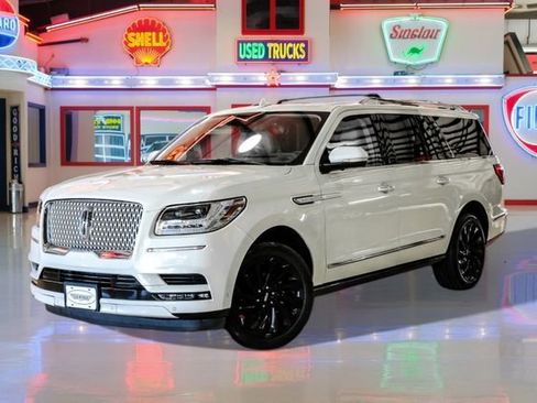 Used 2021 Lincoln Navigator L Reserve image 2