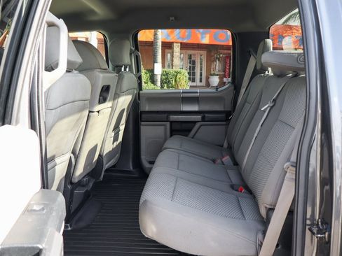 Used 2018 Ford F150 XLT w/ XTR Package image 32