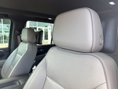 Used 2021 GMC Yukon SLT w/ SLT Premium Package RWD image 9