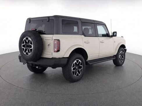Used 2025 Ford Bronco Outer Banks AWD/4WD image 8