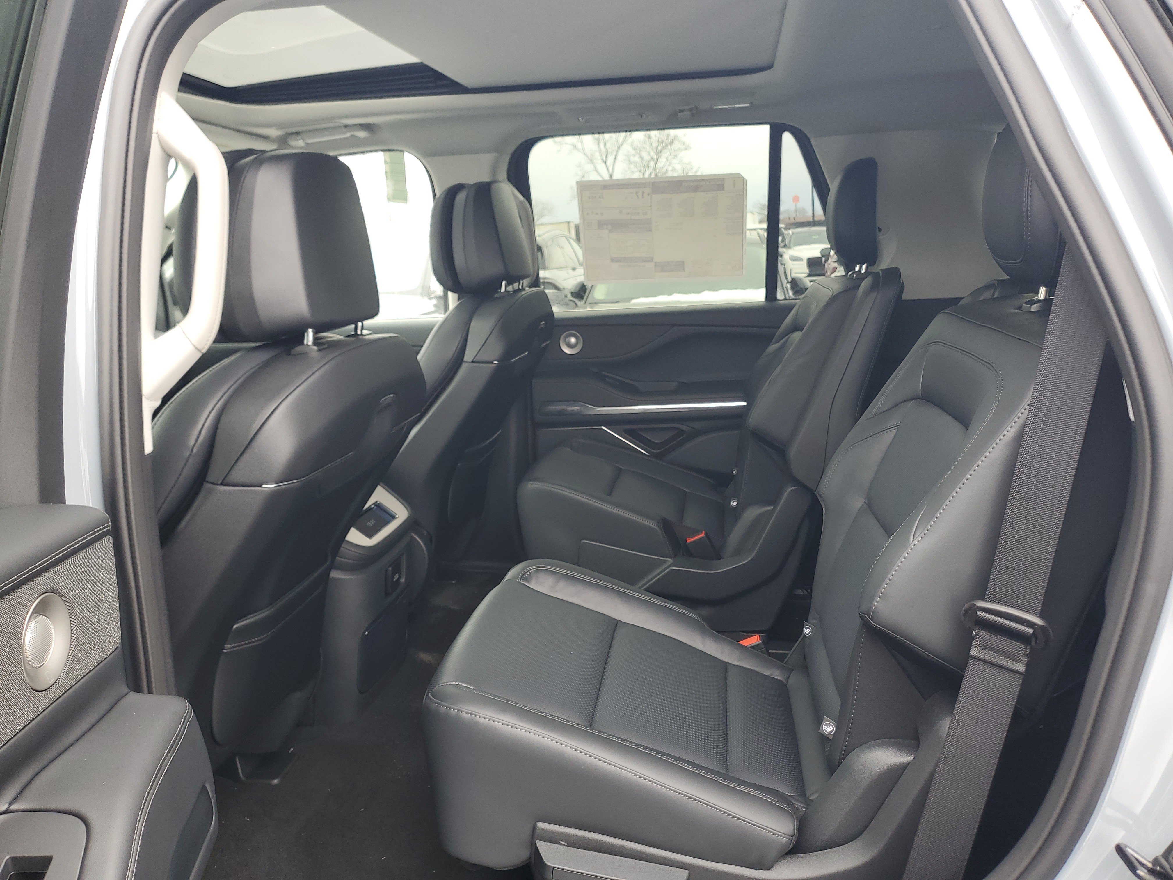 New 2026 Lincoln Navigator Reserve AWD/4WD image 27