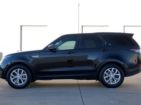 Used 2018 Land Rover Discovery SE image 15