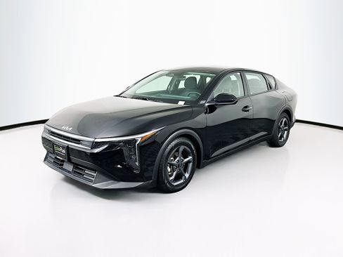 Used 2025 Kia K4 LXS image 3