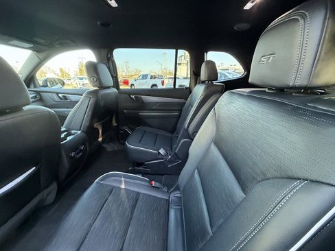 Used 2025 Buick Enclave Sport Touring image 5