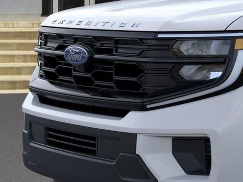 New 2026 Ford Expedition Active image 17
