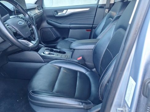 Used 2022 Ford Escape Titanium image 6