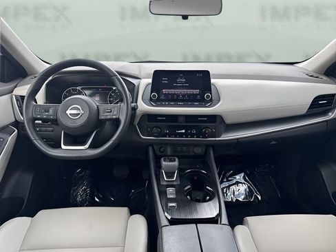 Used 2024 Nissan Rogue SV w/ SV Premium Package FWD image 13