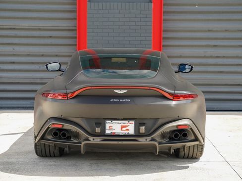 Used 2019 Aston Martin V8 Vantage Coupe image 8