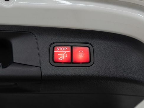 Used 2025 Mercedes-Benz GLA 250 4MATIC w/ Winter Package image 28