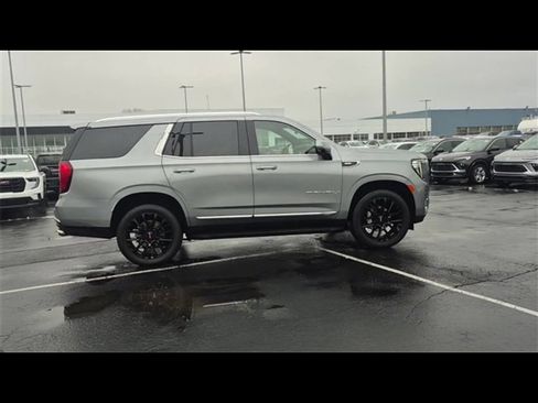Certified 2023 GMC Yukon Denali image 9