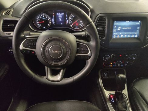 Used 2020 Jeep Compass Latitude FWD image 22