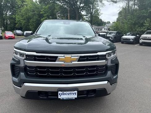 Used 2025 Chevrolet Silverado 1500 LT AWD/4WD image 3
