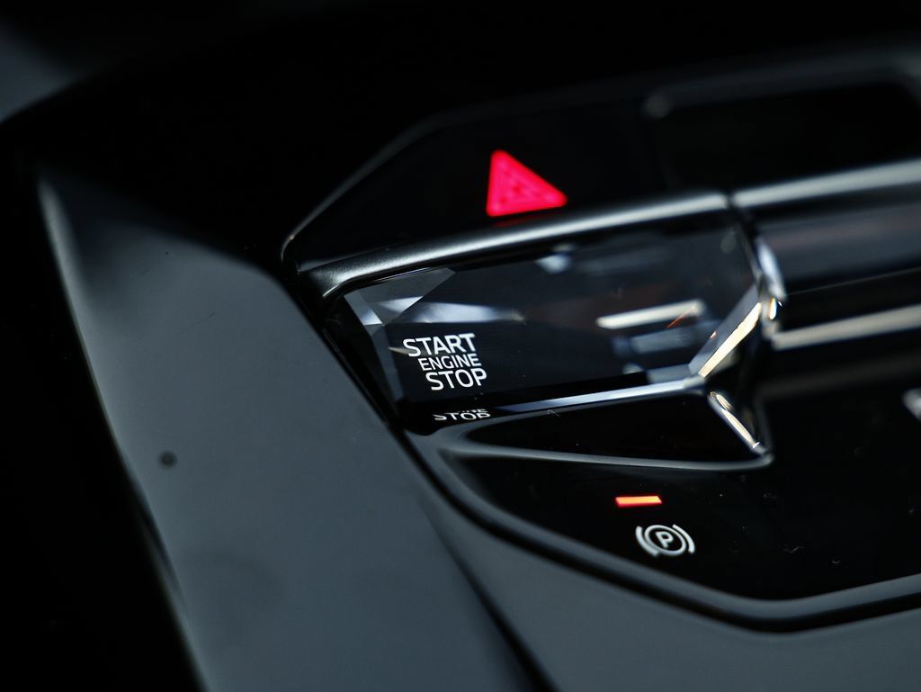 New 2027 BMW 740i w/ Executive Package RWD image 43