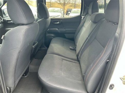 Used 2020 Toyota Tacoma TRD Sport w/ Technology Package image 18