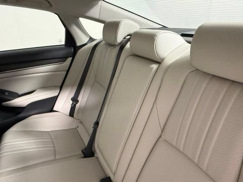 Used 2021 Honda Accord Touring image 38