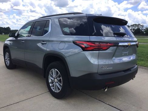 Used 2023 Chevrolet Traverse LT FWD image 4