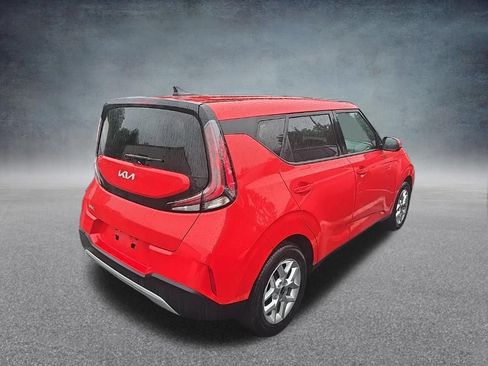 Used 2024 Kia Soul LX w/ Option Group 015 FWD image 9