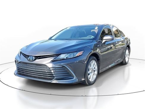 Used 2023 Toyota Camry LE image 4