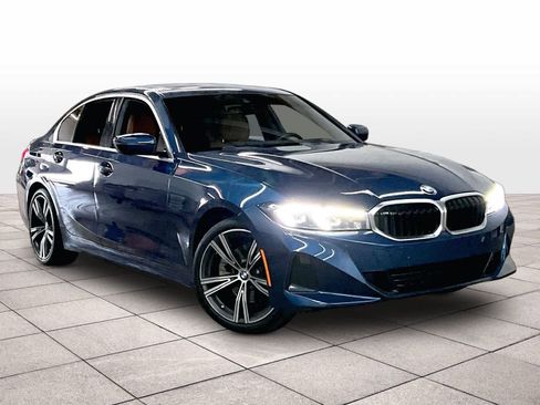 Used 2024 BMW 330i Sedan w/ Convenience Package RWD image 2