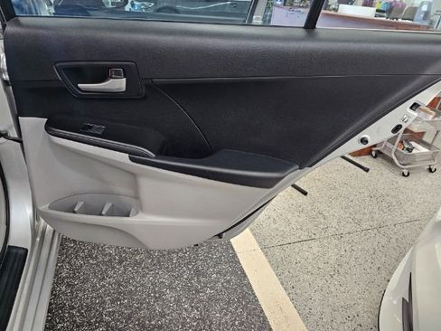 Used 2012 Toyota Camry LE image 19