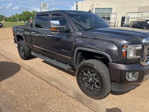 Used 2015 GMC Sierra 2500 SLT w/ Duramax Plus Package image 29