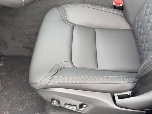 New 2025 Volvo XC90 T8 Plus w/ Protection Package Premier image 12