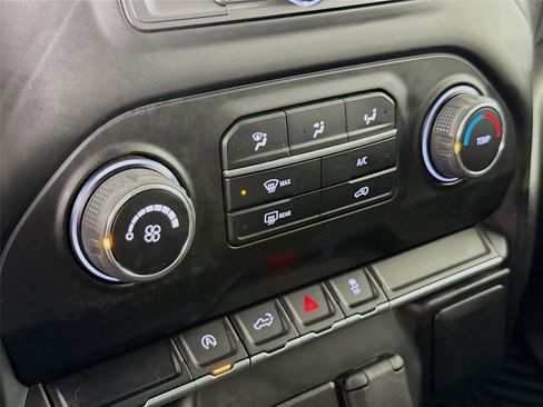 Used 2022 Chevrolet Silverado 1500 Custom image 16