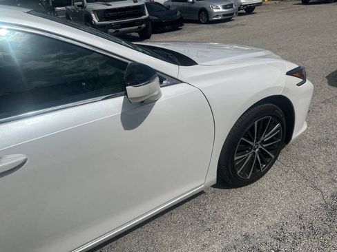 Used 2025 Lexus ES 350 w/ Premium Package FWD image 8
