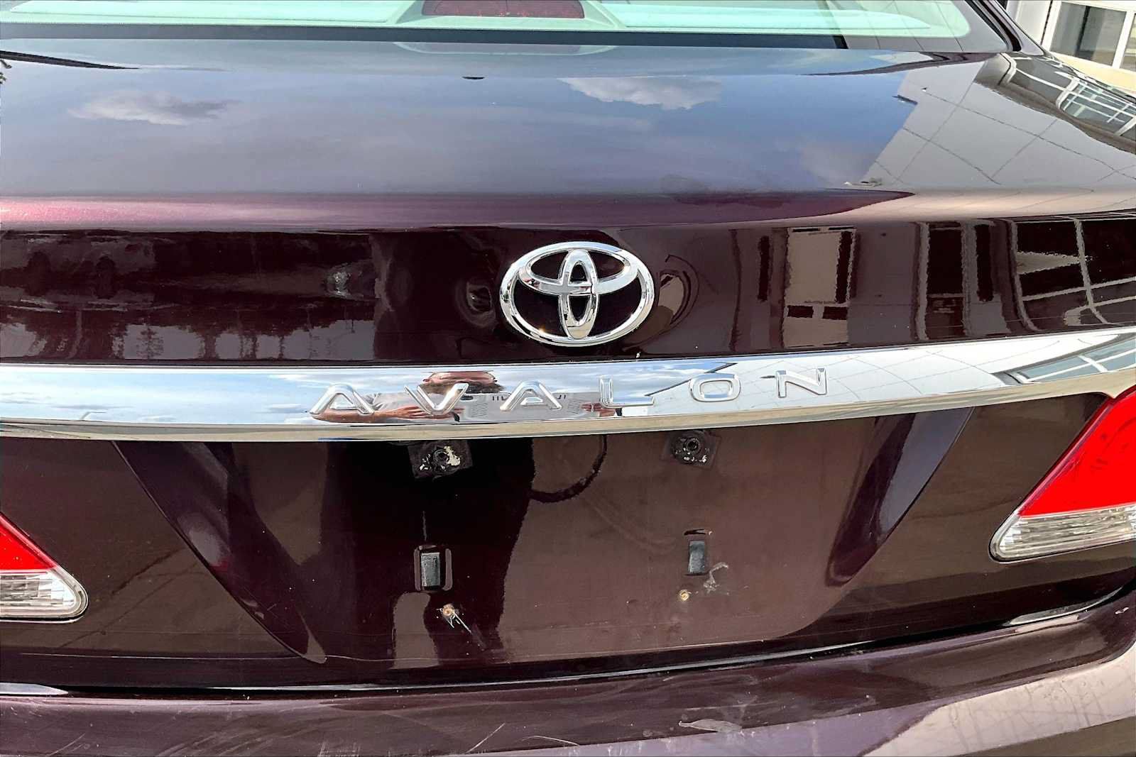 Used 2011 Toyota Avalon Limited FWD image 9