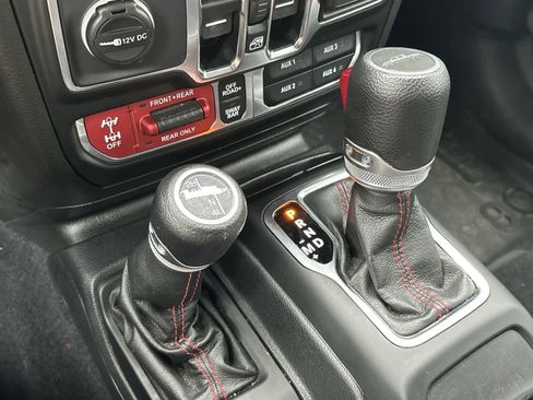 Used 2021 Jeep Gladiator Rubicon image 25