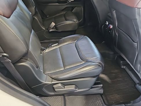 Used 2022 Ford Explorer Platinum w/ Equipment Group 601A image 17