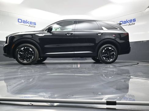 Certified 2025 Kia Sorento S AWD/4WD image 29