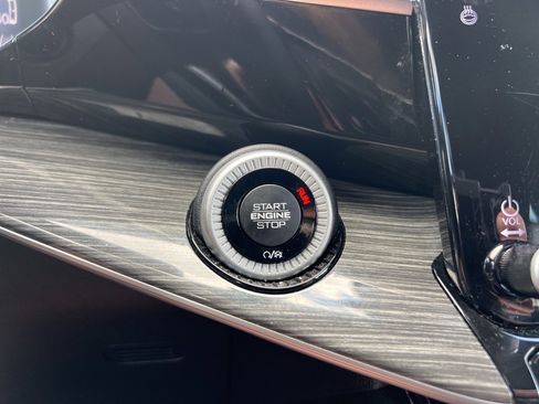 Used 2022 Jeep Wagoneer Series III w/ Convenience Group I image 14