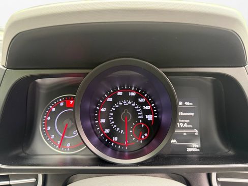 Used 2023 Hyundai Elantra SEL w/ Preferred Accessory Package FWD image 16
