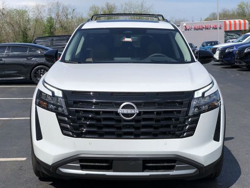 New 2026 Nissan Pathfinder Platinum w/ Cargo Package image 16