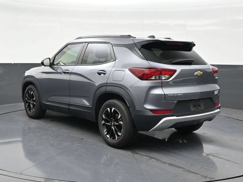 Used 2021 Chevrolet TrailBlazer LT w/ Convenience Package FWD image 3