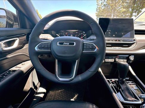 Used 2023 Jeep Compass Trailhawk w/ Trailhawk Convenience Group AWD/4WD image 8