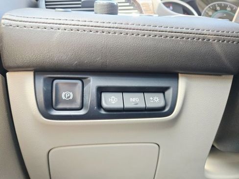 Used 2017 Buick LaCrosse Premium w/ Driver Confidence Package #2 FWD image 31