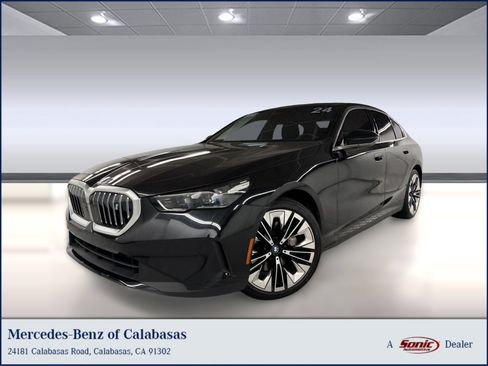 Used 2024 BMW i5 eDrive40i w/ M Sport Package RWD image 1