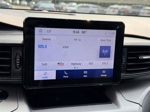 Used 2024 Ford Explorer XLT AWD/4WD image 39