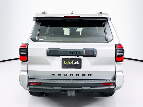 Used 2025 Toyota 4Runner TRD Off-Road image 7