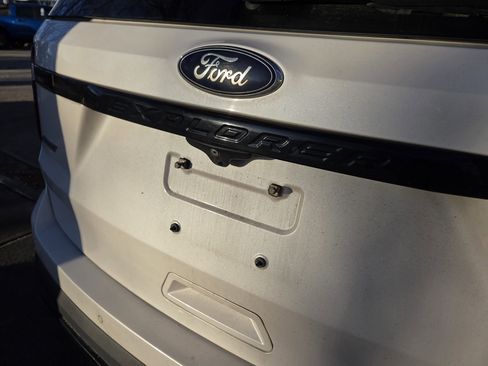 Used 2017 Ford Explorer Sport image 15