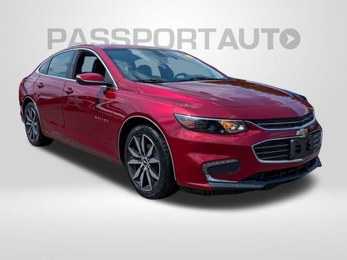 Used 2017 Chevrolet Malibu LT w/ Leather Package FWD image 2
