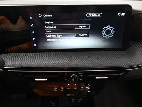 Certified 2025 Nissan Kicks SR FWD image 11