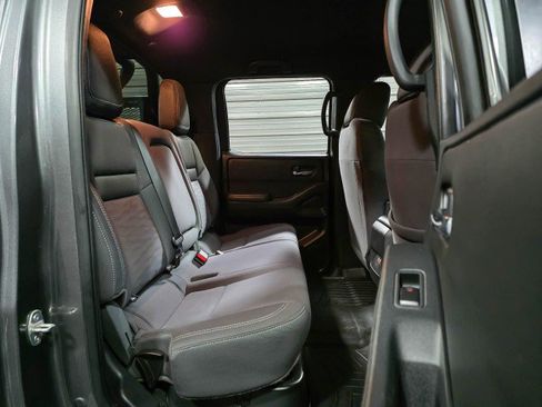 Used 2023 Nissan Frontier SV w/ Midnight Edition Package image 19