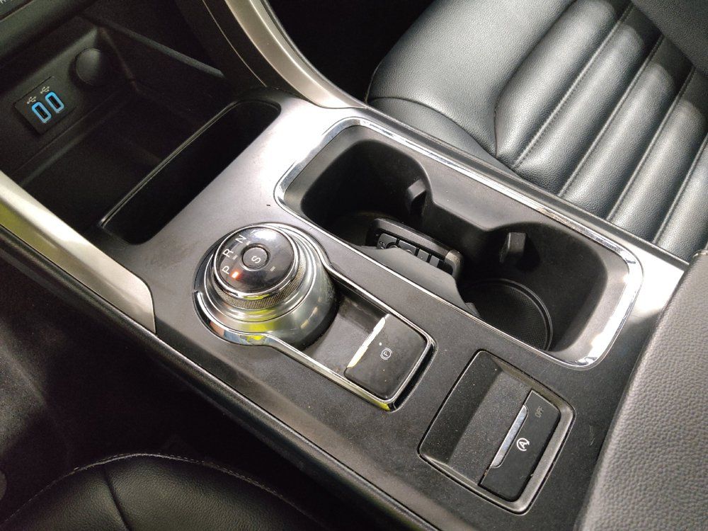 Used 2019 Ford Fusion SEL FWD image 26