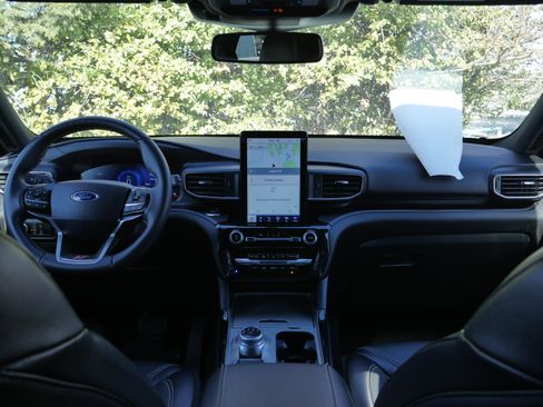 Certified 2023 Ford Explorer ST w/ Equipment Group 401A image 10